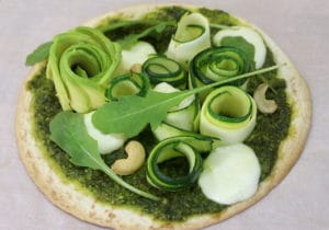 pizza légère au pesto et légumes